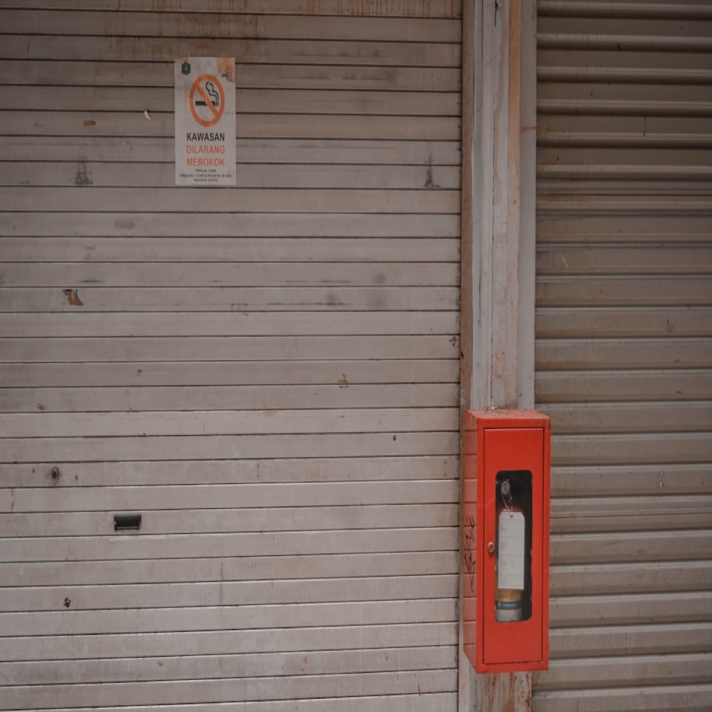 The Deskless AI Frontier: Startups Building for 2.7 Billion Forgotten Workers